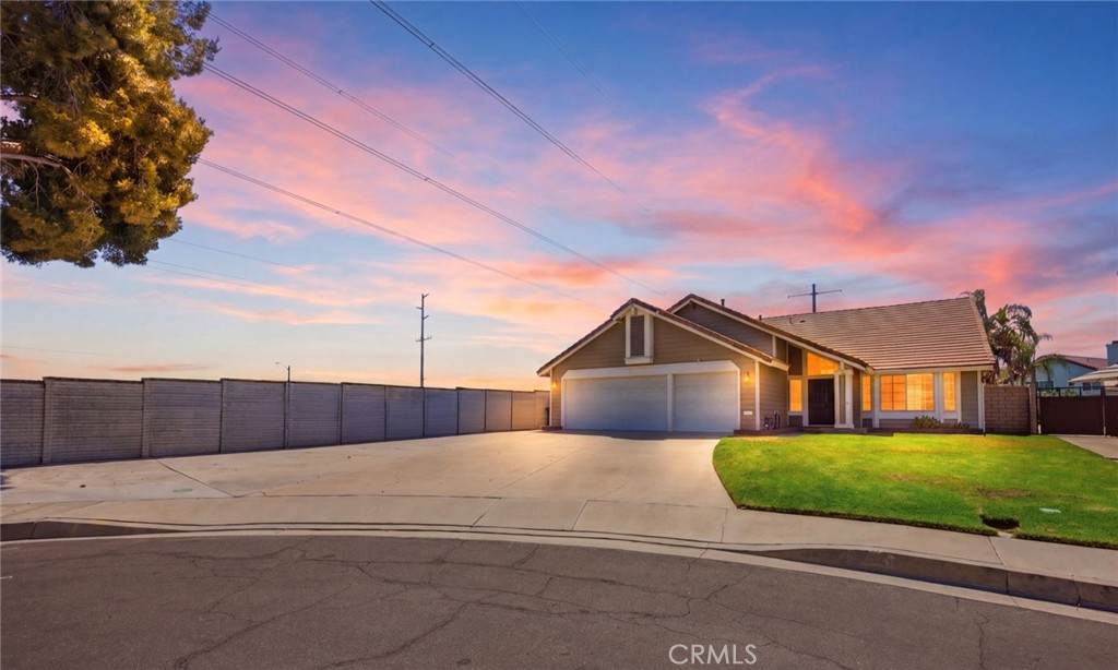 3762 Peach Tree - Photo 1