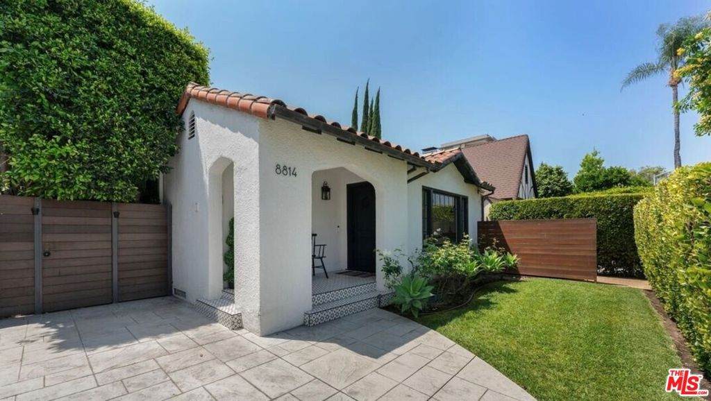 8814 Rosewood Avenue - Photo 1