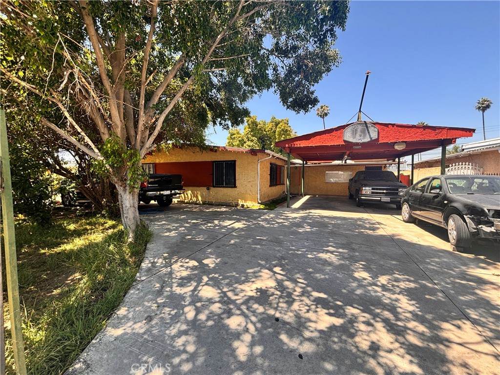 5703 Rockvale - Photo 1