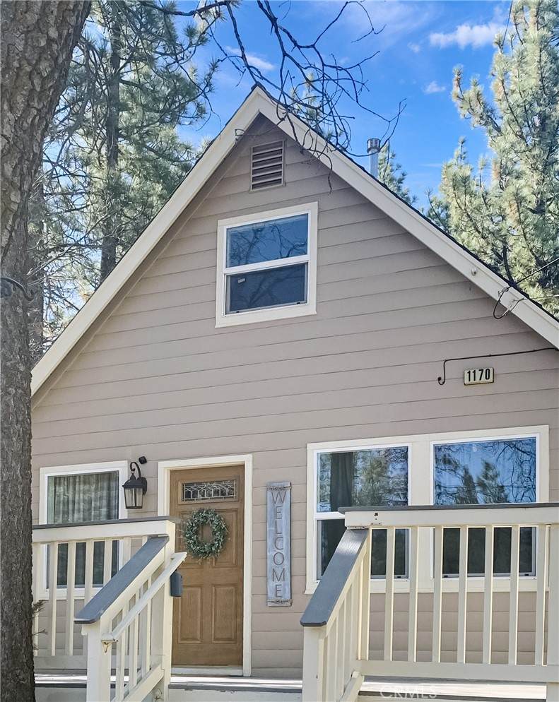 1170 Vine - Photo 1