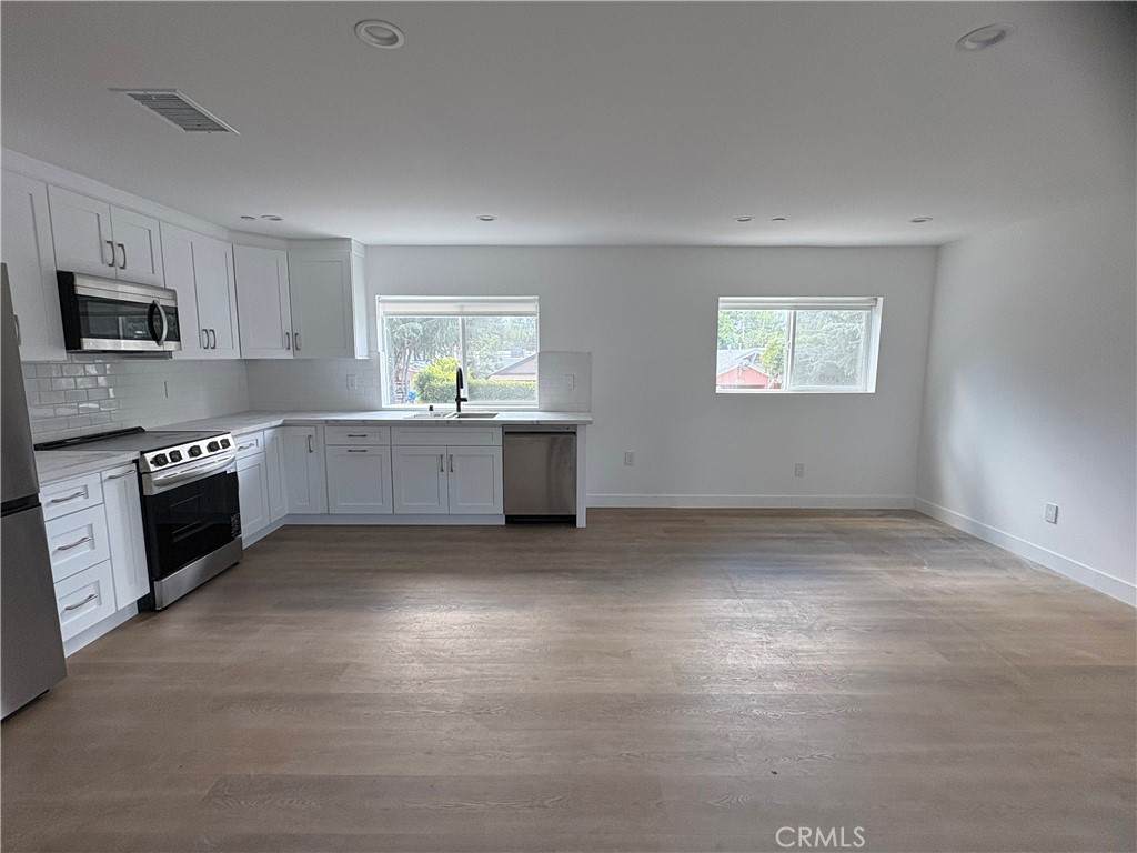14165 Calvert Street - Photo 1