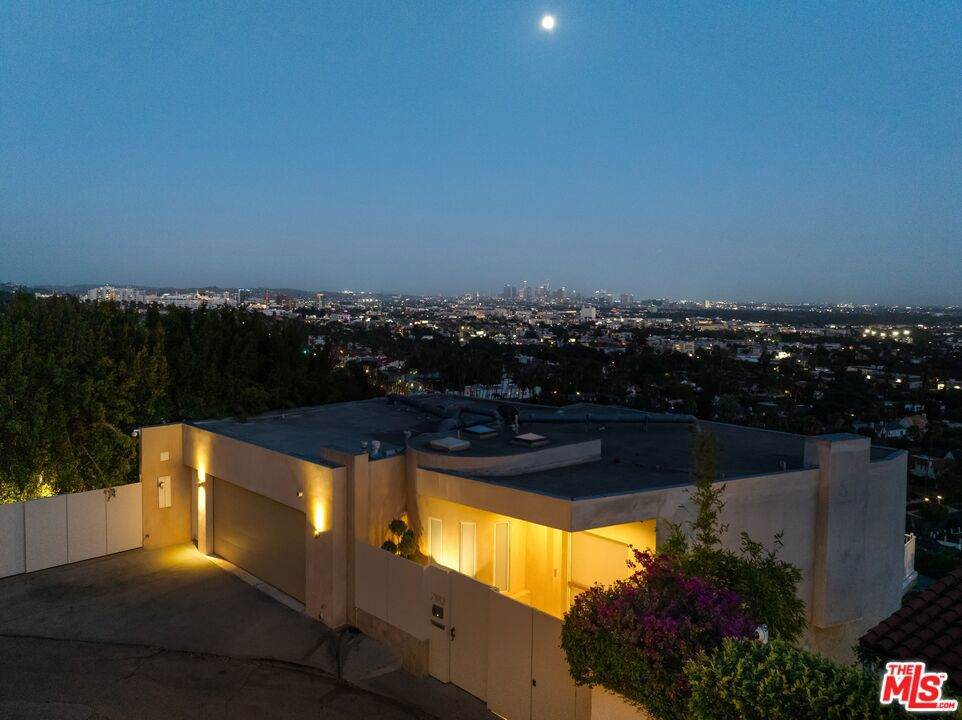 https://bt-photos.global.ssl.fastly.net/socal/orig_boomver_2_429908892-2.jpg