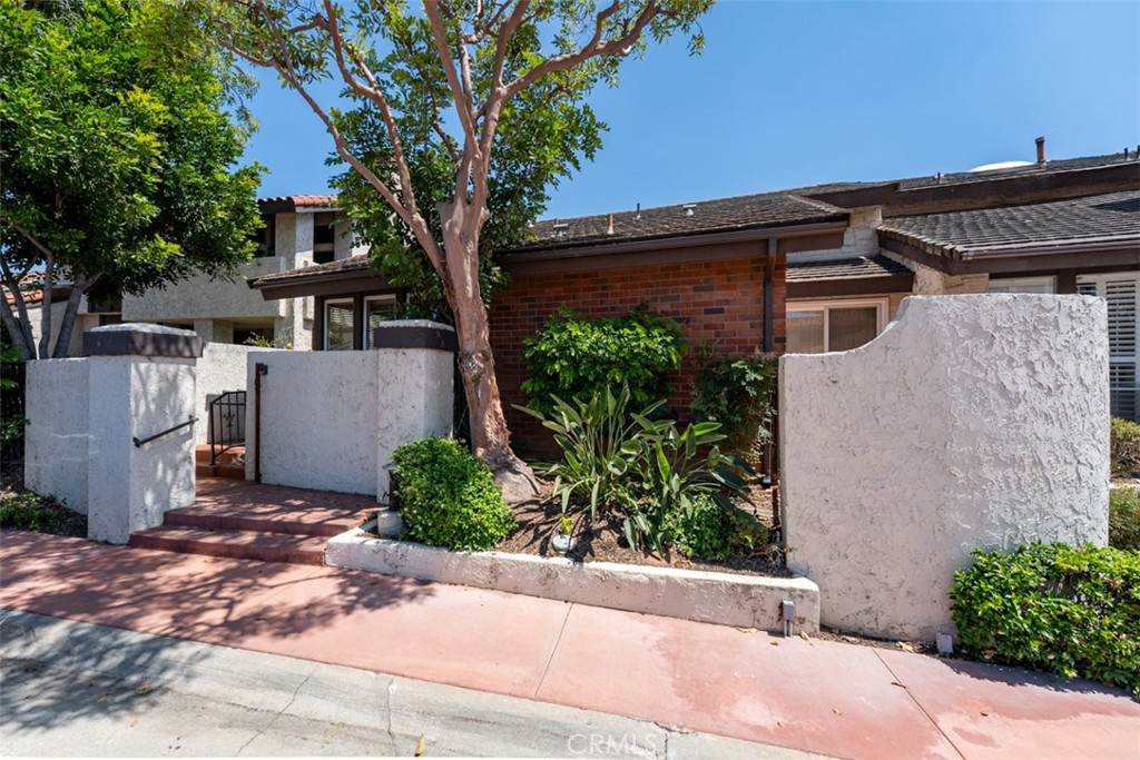 644 Avery - Photo 1