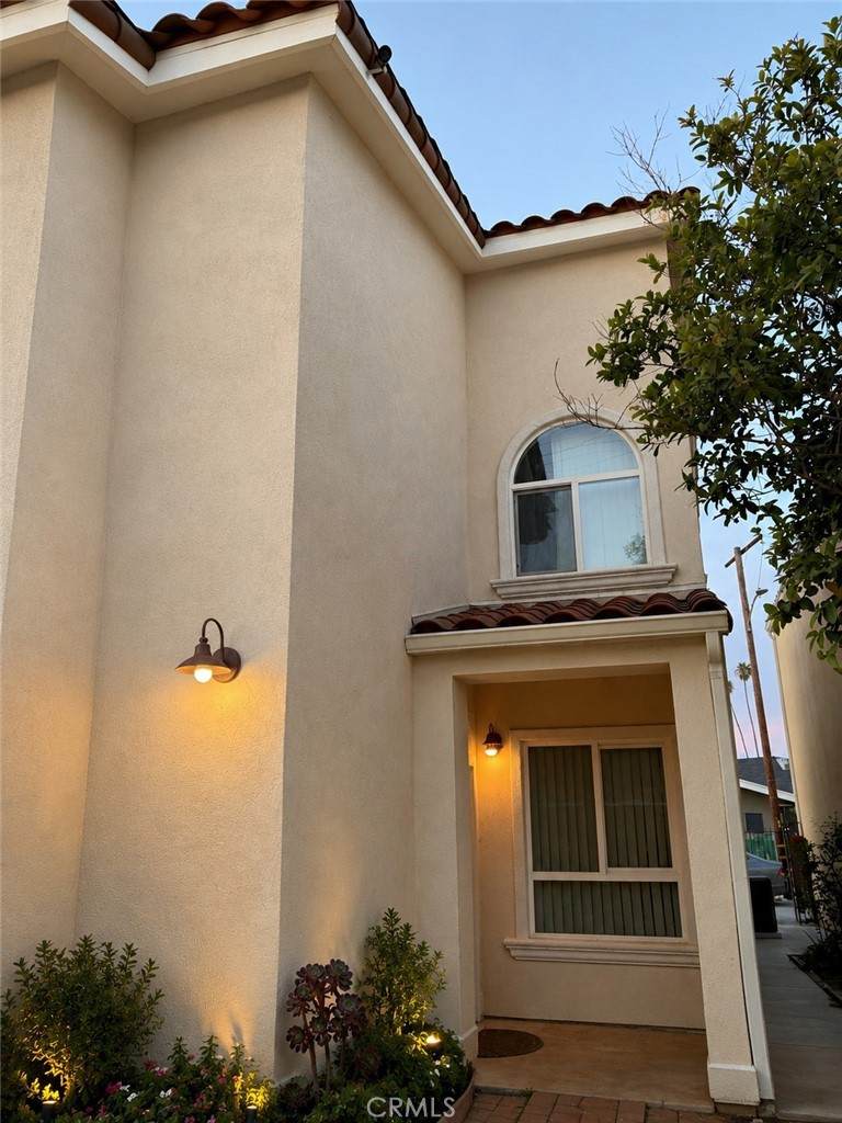 1637 Gage Avenue - Photo 1