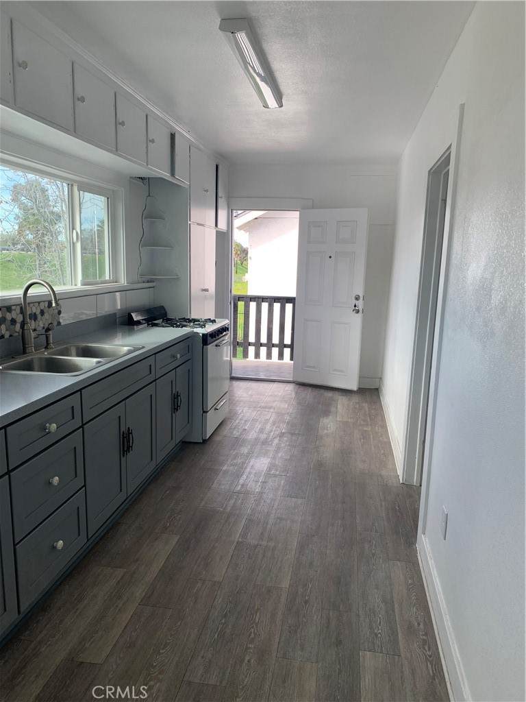 315 Colton Avenue - Photo 1