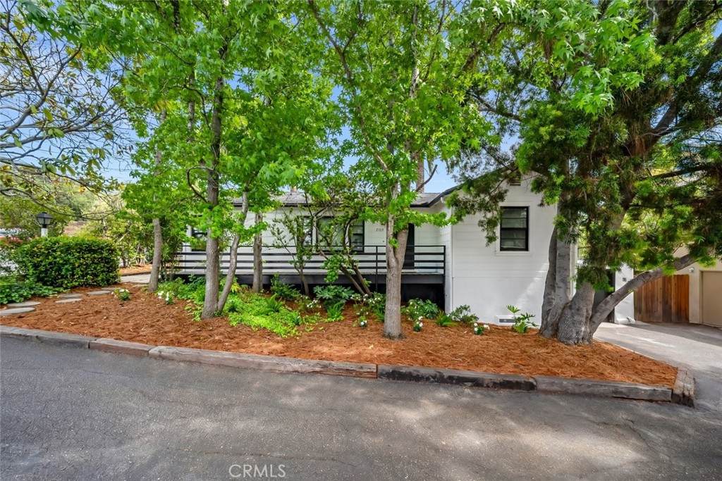 2101 Johnson Avenue - Photo 1