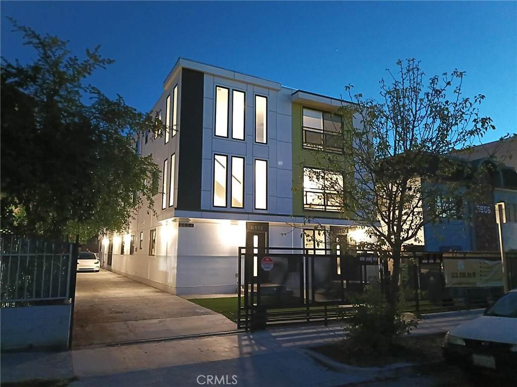 5654 La Mirada Avenue - Photo 1
