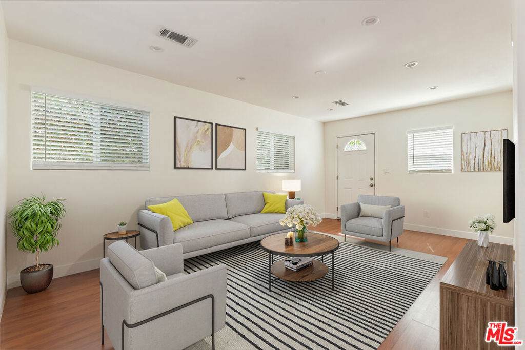 1206 Beachwood Drive - Photo 1
