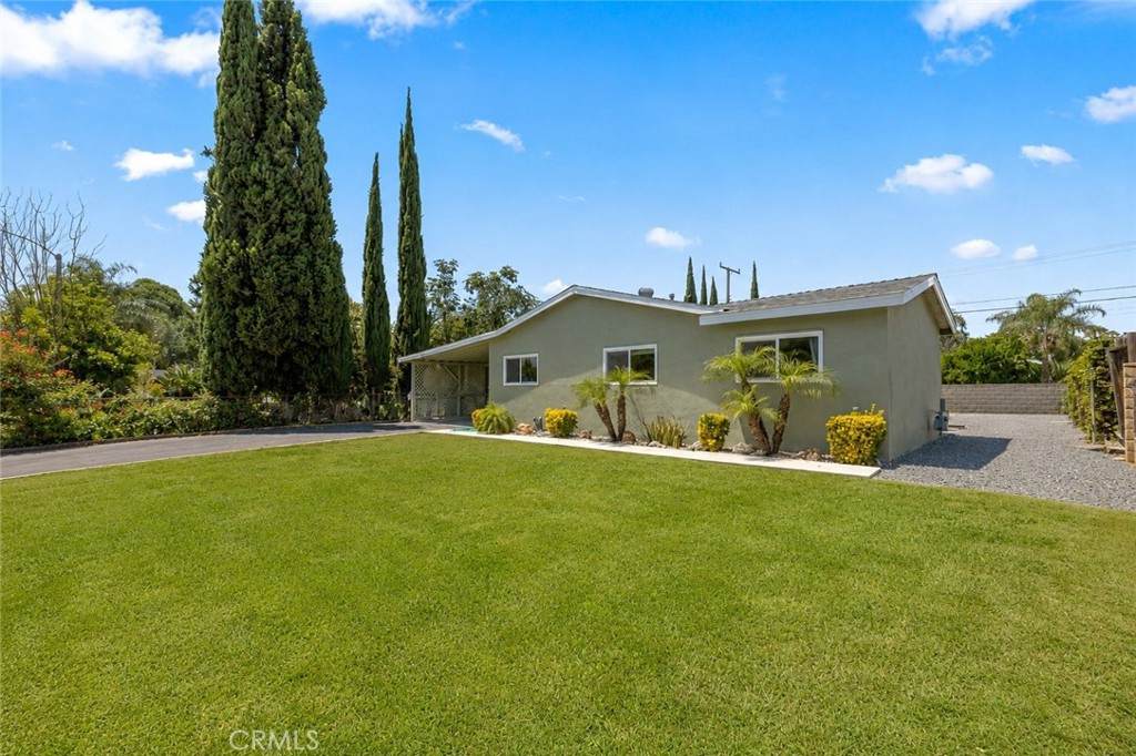 2135 Glenroy - Photo 1