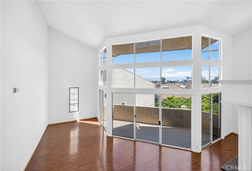 5216 Yarmouth Avenue - Photo 1