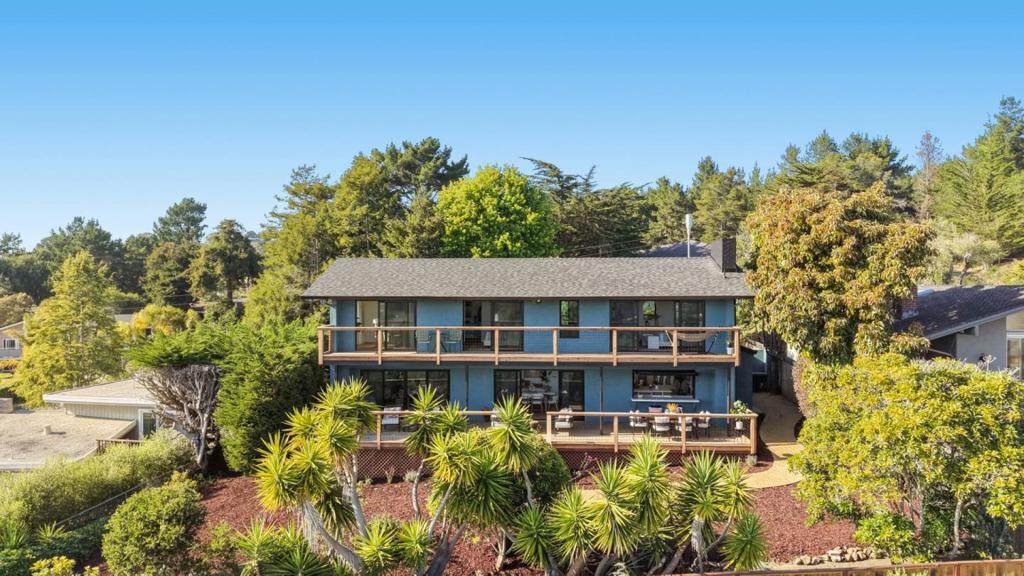 210 Thunderbird Drive - Photo 1