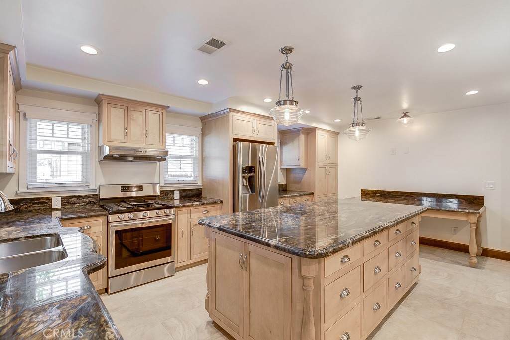 520 Orange Street - Photo 1