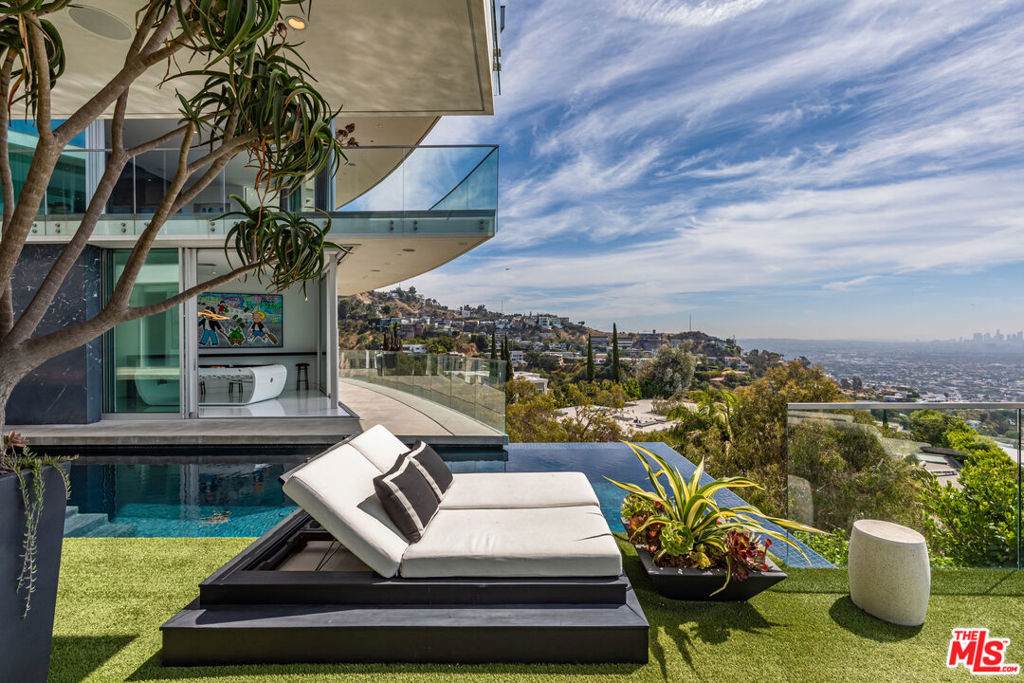 https://bt-photos.global.ssl.fastly.net/socal/orig_boomver_2_431639408-2.jpg