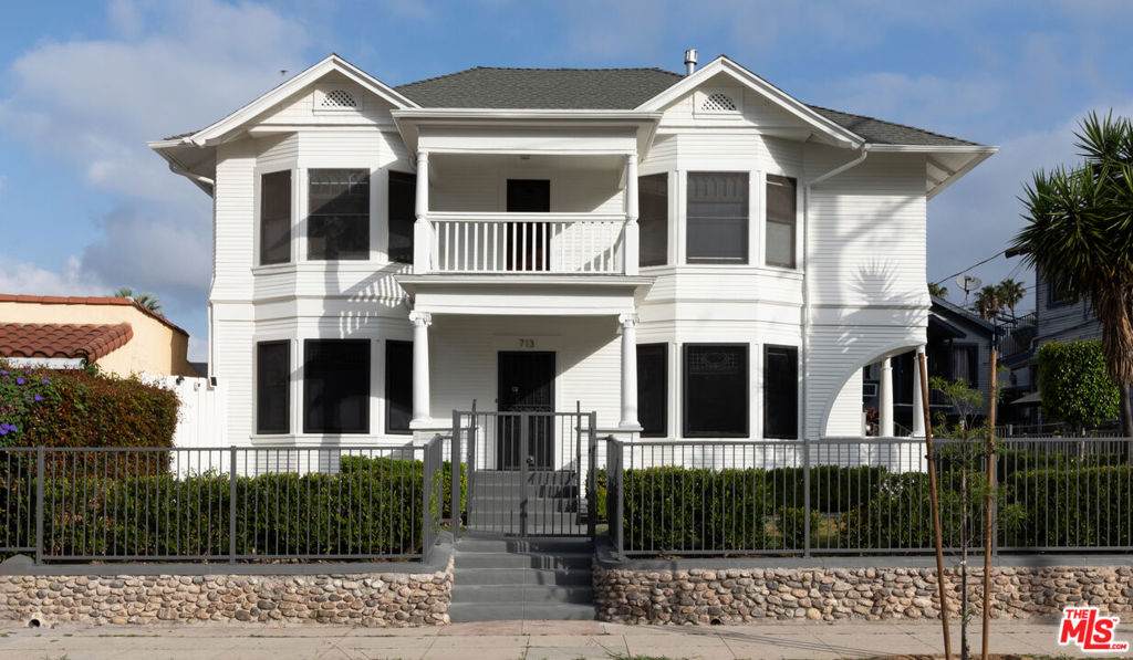 713 Chicago Street - Photo 1