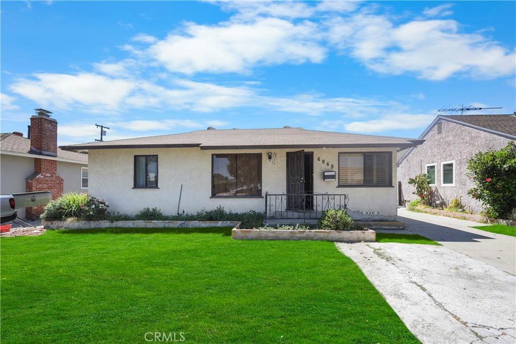 6049 Pennswood Avenue - Photo 1
