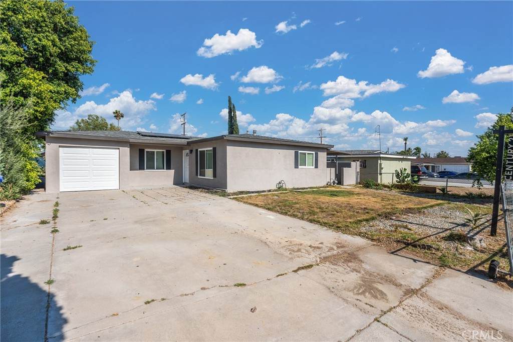 109 Joyce Avenue - Photo 1