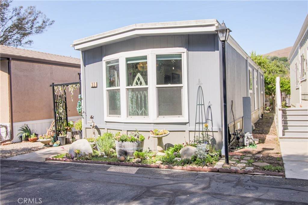 9097 N Ventura Avenue - Photo 1