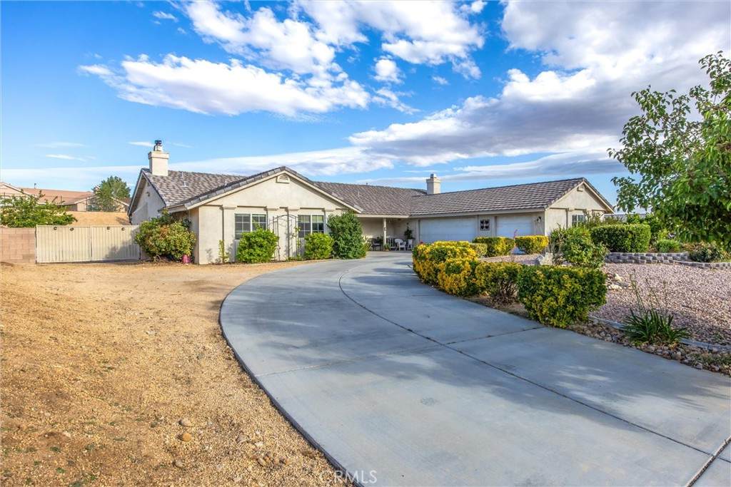 13997 Riverside - Photo 1