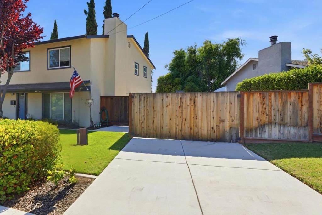 https://bt-photos.global.ssl.fastly.net/socal/orig_boomver_1_432751613-2.jpg