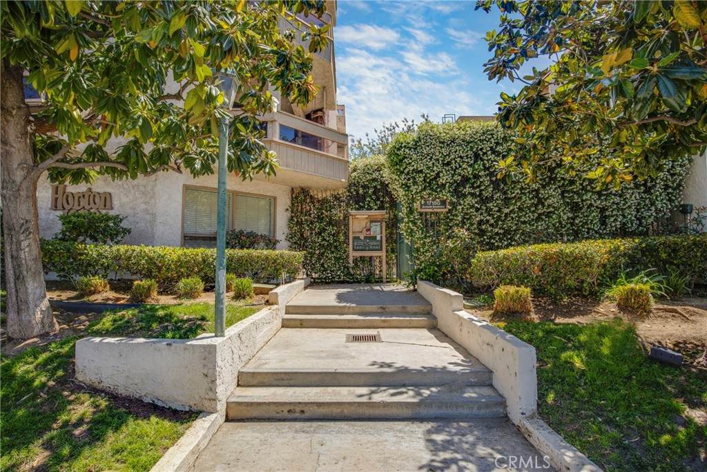 17150 Burbank - Photo 1