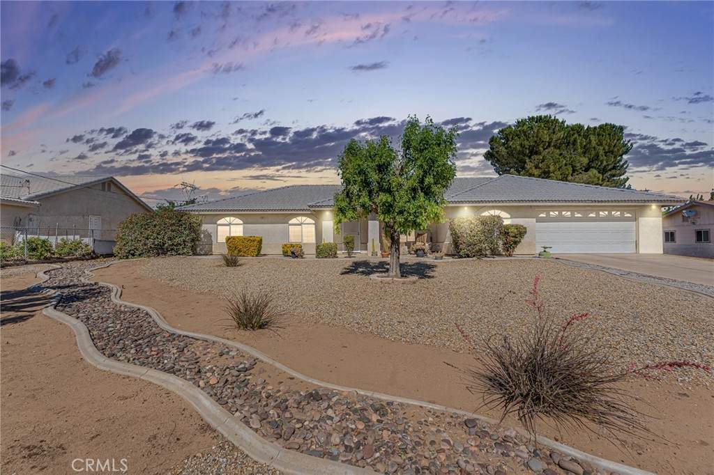 7592 Victor Ave - Photo 1