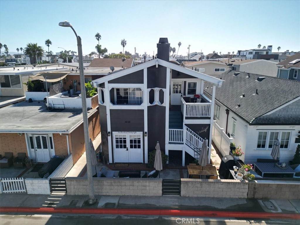 128 46th B - Photo 1