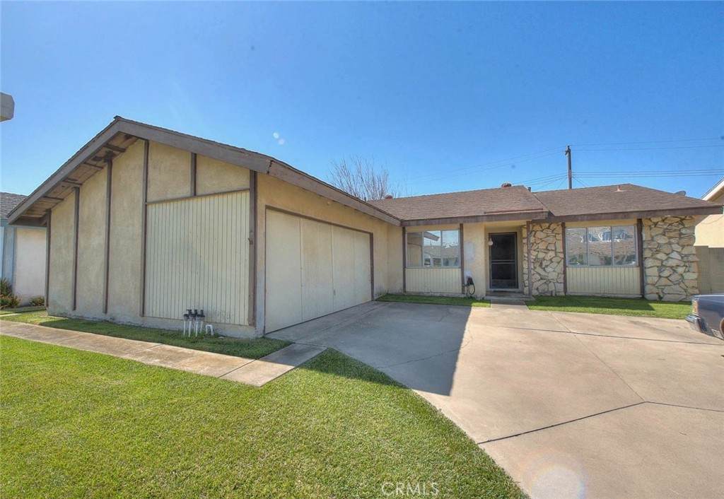 5362 Acacia Ave - Photo 1
