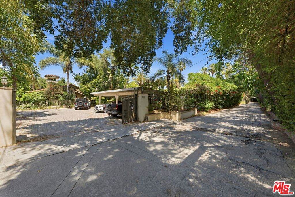 5457 Encino Avenue - Photo 1