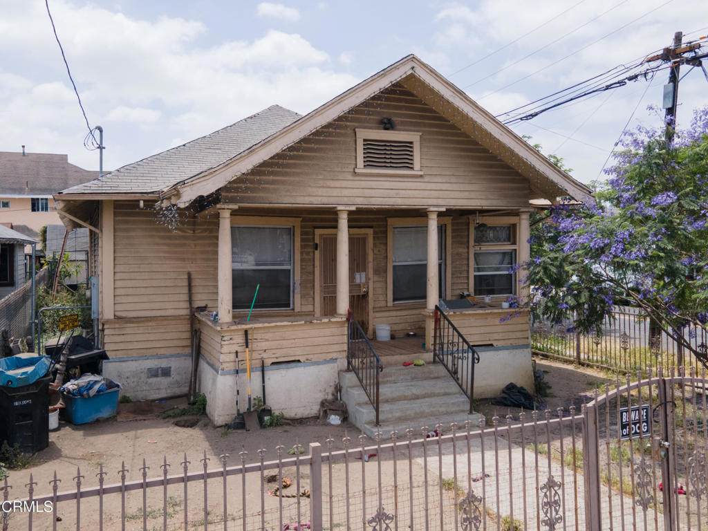 3000 Darwin Avenue - Photo 1