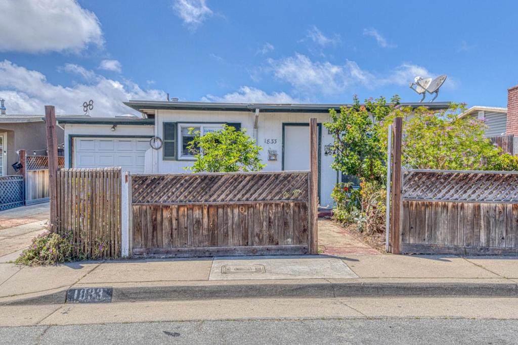 1833 Waring Street - Photo 1
