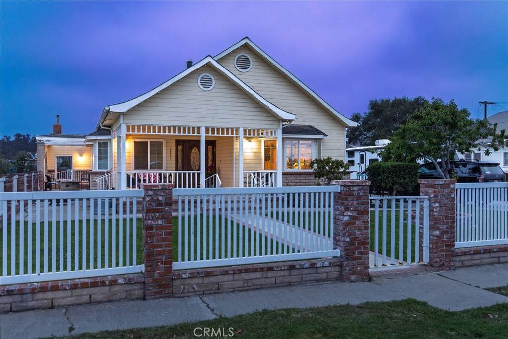 https://bt-photos.global.ssl.fastly.net/socal/orig_boomver_2_434407211-2.jpg