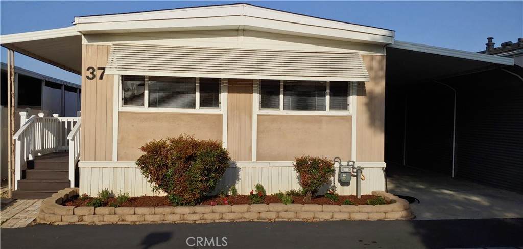 401 Carson - Photo 1