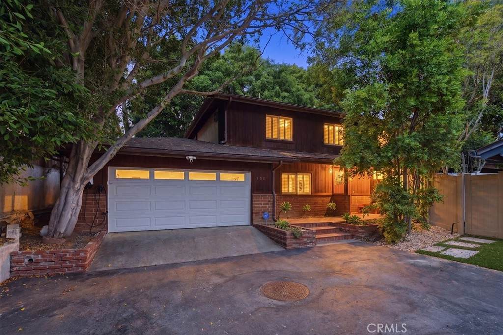 4801 Gloria Avenue - Photo 1
