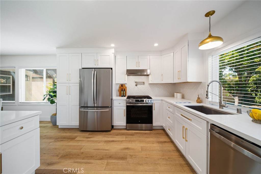 3211 Cherokee - Photo 1