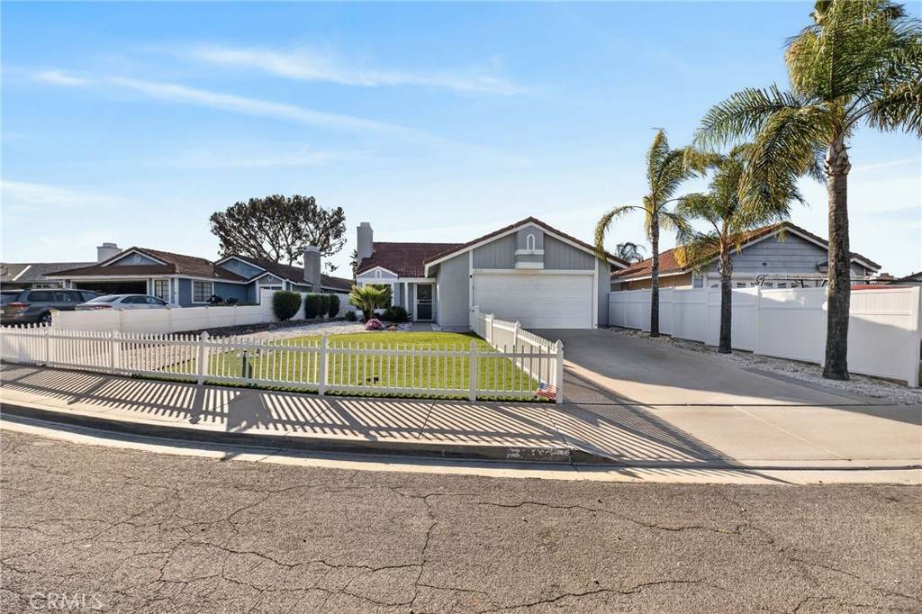 39427 Canyon Rim - Photo 1