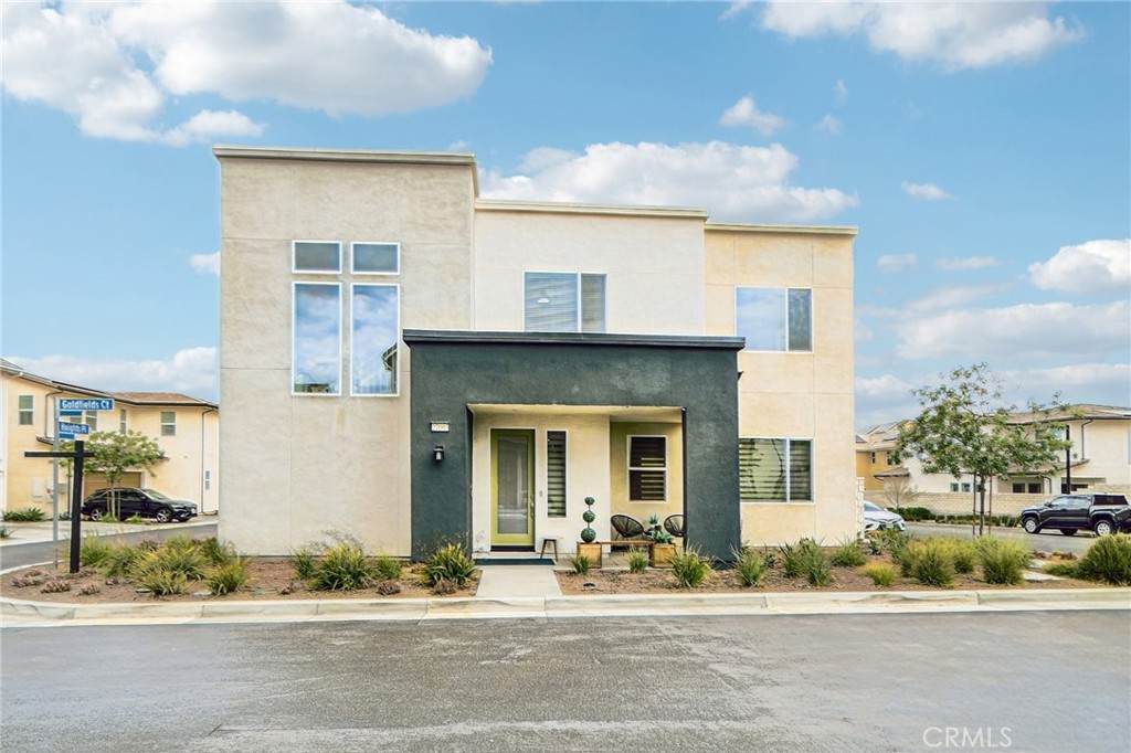 27003 Goldfields Court - Photo 1