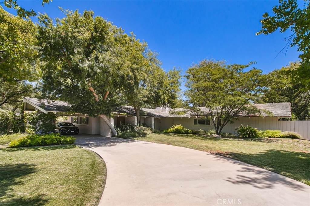 5238 Twin Oaks - Photo 1