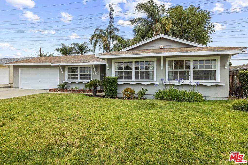16901 Simonds Street - Photo 1