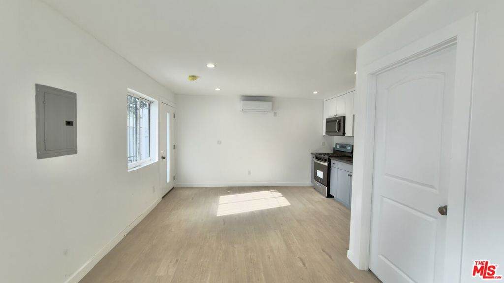 1732 Crenshaw Boulevard - Photo 1