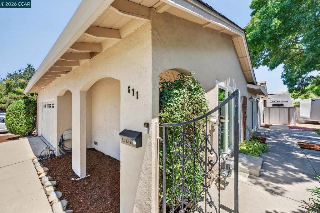 671 Starling Ave - Photo 1