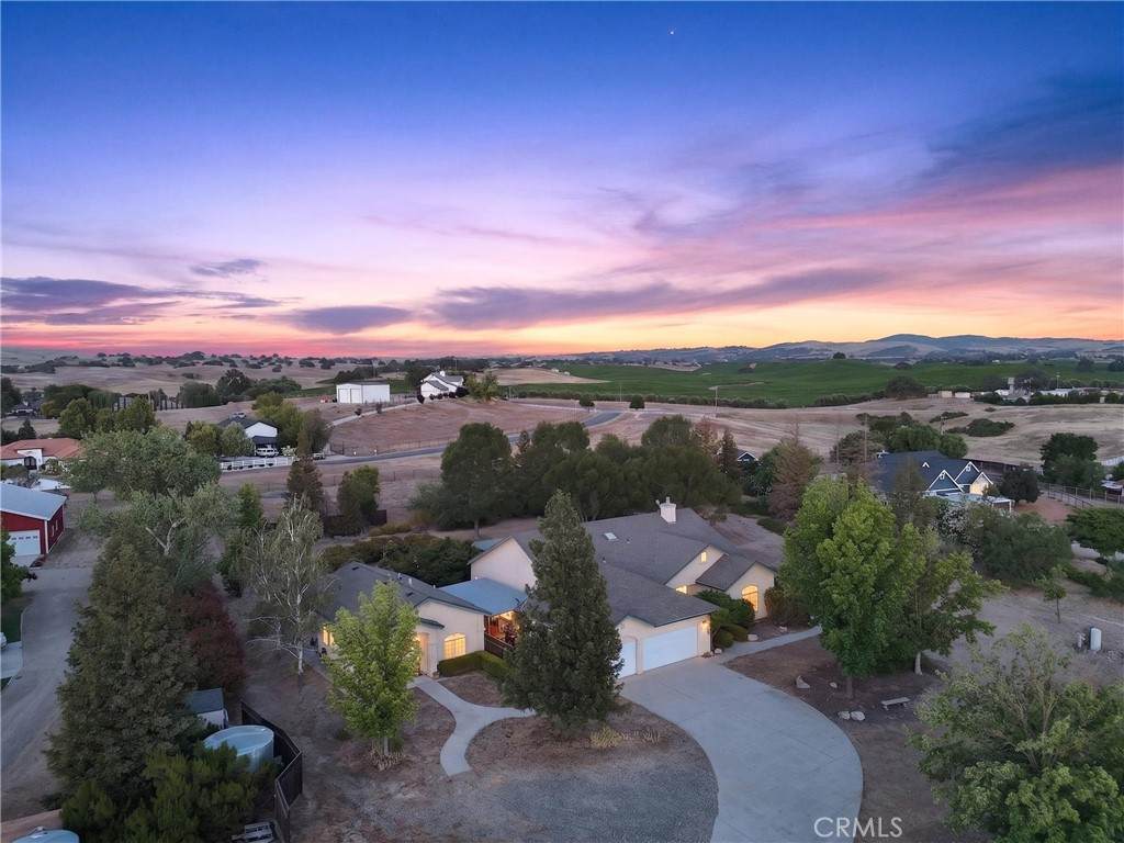 5696 Loma Real - Photo 1