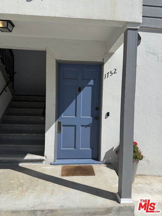 1752 Glendon Avenue - Photo 1