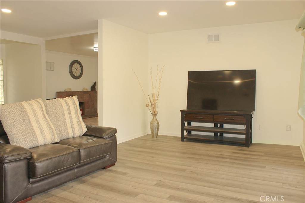 https://bt-photos.global.ssl.fastly.net/socal/orig_boomver_2_439130013-2.jpg