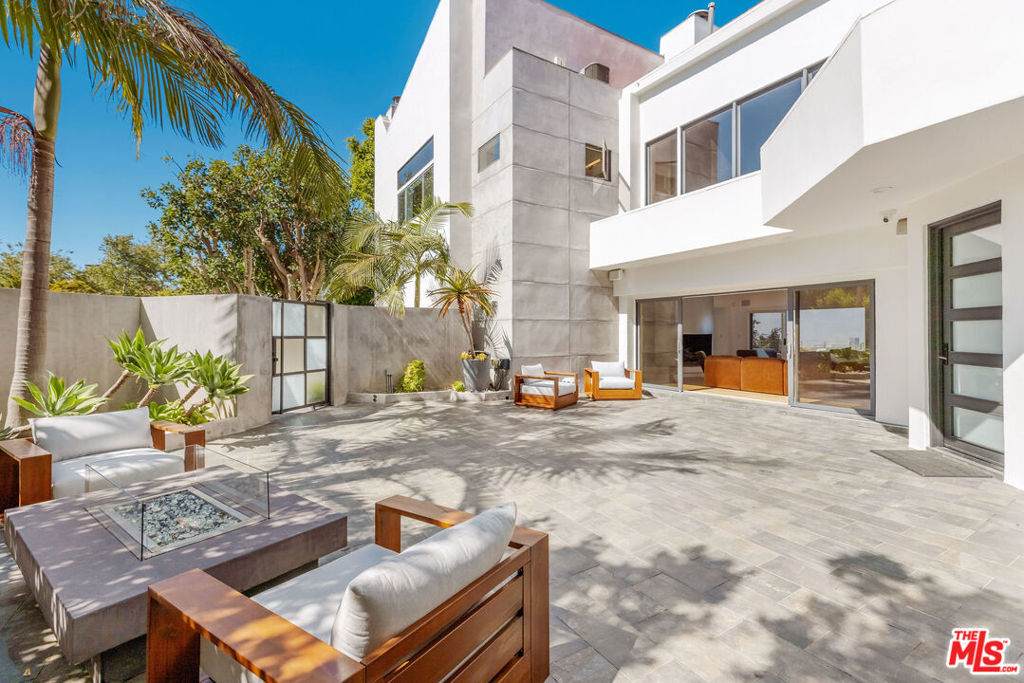https://bt-photos.global.ssl.fastly.net/socal/orig_boomver_2_439621625-2.jpg