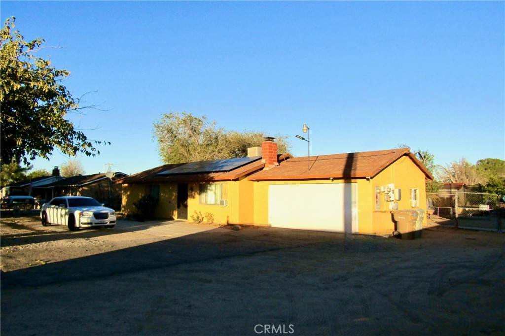 10687 Maple - Photo 1