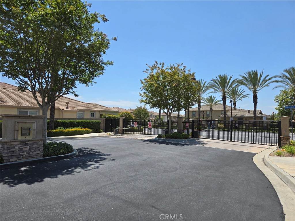 https://bt-photos.global.ssl.fastly.net/socal/orig_boomver_2_439973854-2.jpg