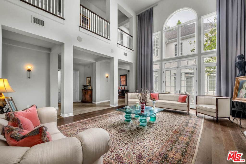 851 Devon Avenue - Photo 1