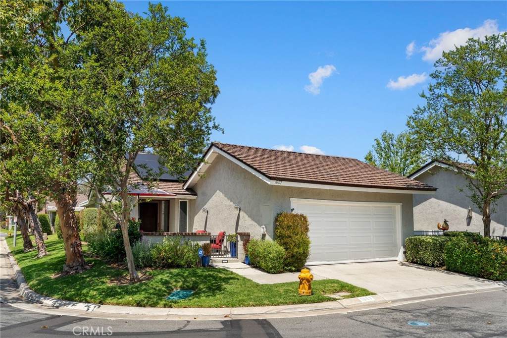 1001 Pacifica - Photo 1