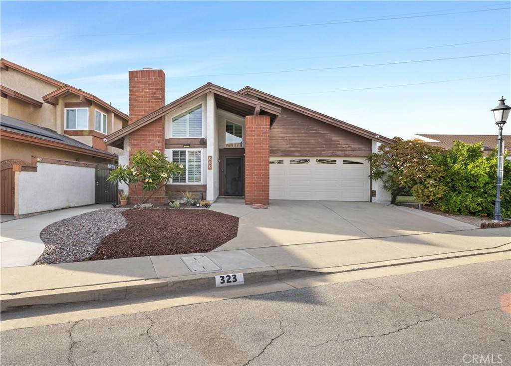 323 Dawson Court - Photo 1