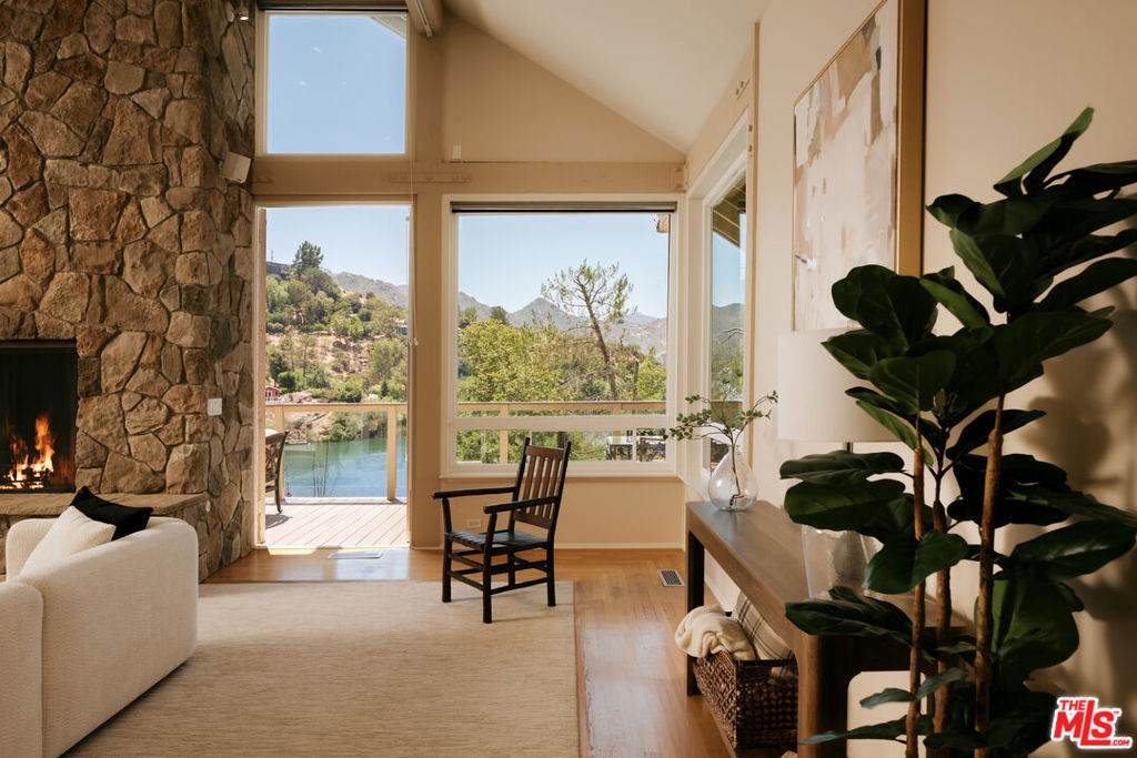 https://bt-photos.global.ssl.fastly.net/socal/orig_boomver_1_440568738-2.jpg